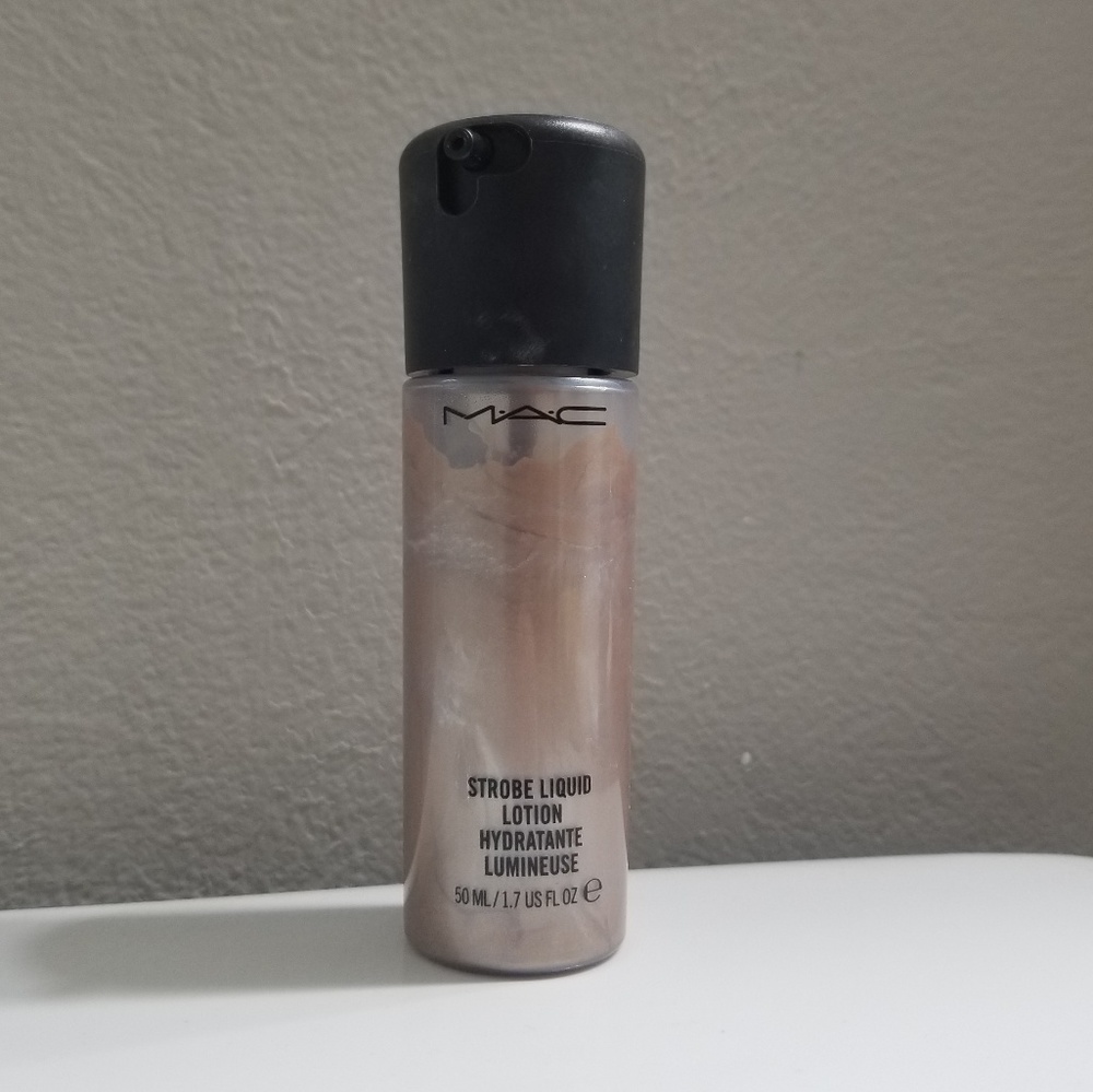 Mac Cosmetics Strobe liquid Golden Elixir